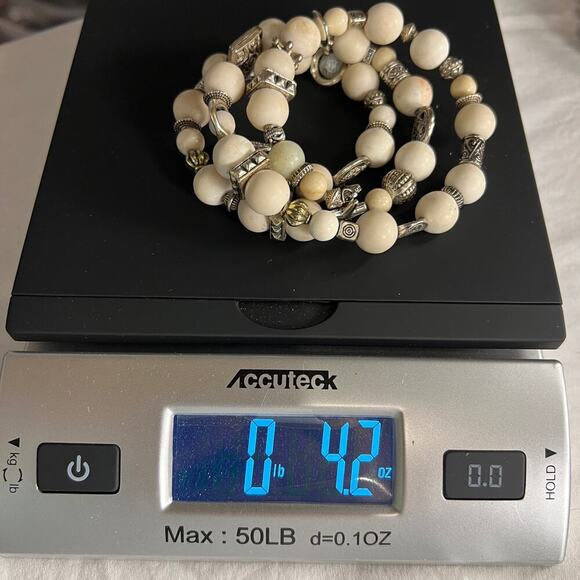 Handmade coil Beaded bracelet Chalky White Silver Tone Leaf End Caps - Picture 7 of 7